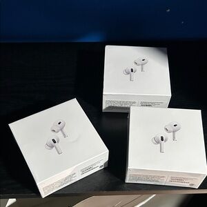 White Wireless Earbuds